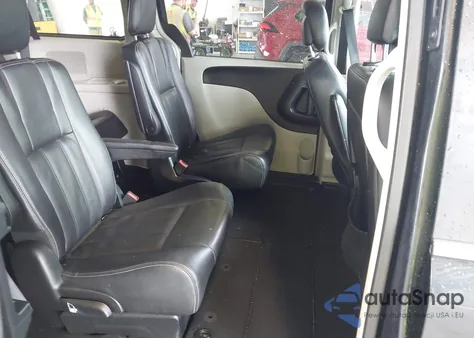 2013 Chrysler Town & Country Touring z USA, uszkodzony, nr VIN 2C4RC1BG7DR751641